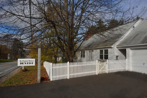 Photo of dental office from street.